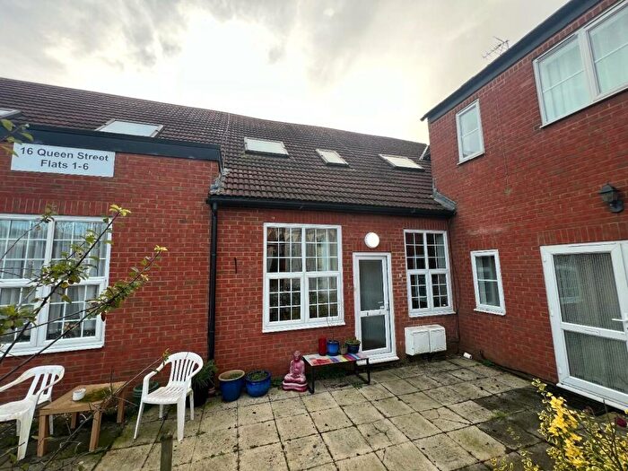 2 Bedroom Flat To Rent In Queen Street, Desborough, Kettering, NN14