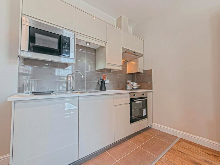 1 Bedroom Apartment To Rent In Apt, Eagle House #, M3