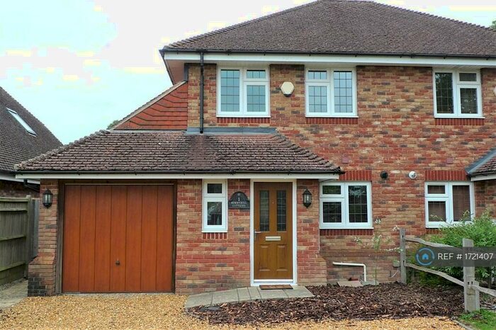 3 Bedroom Semi-Detached House To Rent In Sunnyhill Cottages, Crawley Down, Crawley, RH10