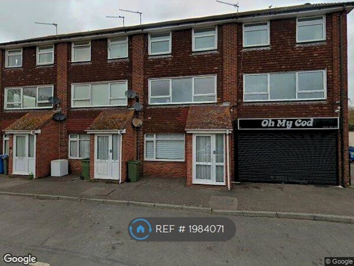 3 Bedroom Maisonette To Rent In Forge Lane, Upchurch, Sittingbourne, ME9