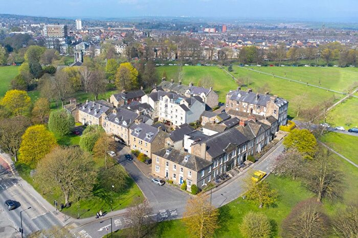 2 Bedroom Flat For Sale In Church Square, Church Square Mansions Church Square, HG1