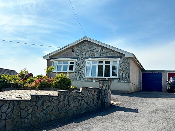 3 Bedroom Detached Bungalow For Sale In Llanddarog, Carmarthen, SA32