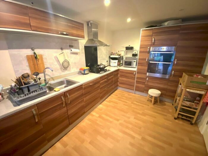 4 Bedroom Town House To Rent In Inkerman Close, Horfield, Bristol, BS7