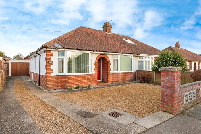 2 Bedroom Semi-Detached Bungalow For Sale In Bush Road, Norwich, NR6