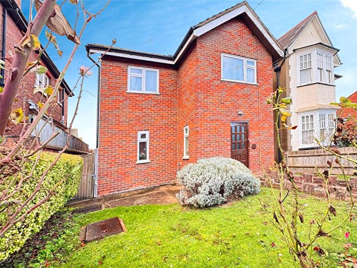 4 Bedroom Detached House For Sale In Walton Road, Aylesbury, HP21