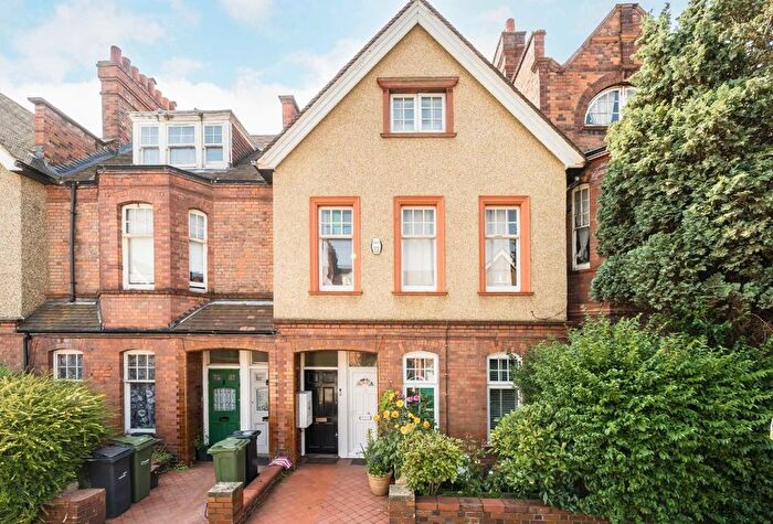 2 Bedroom Flat To Rent In Barcombe Avenue, Streatham Hill, SW2