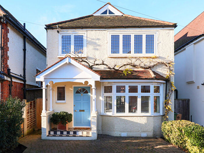 4 Bedroom Detached House For Sale In Kings Drive, Thames Ditton, KT7