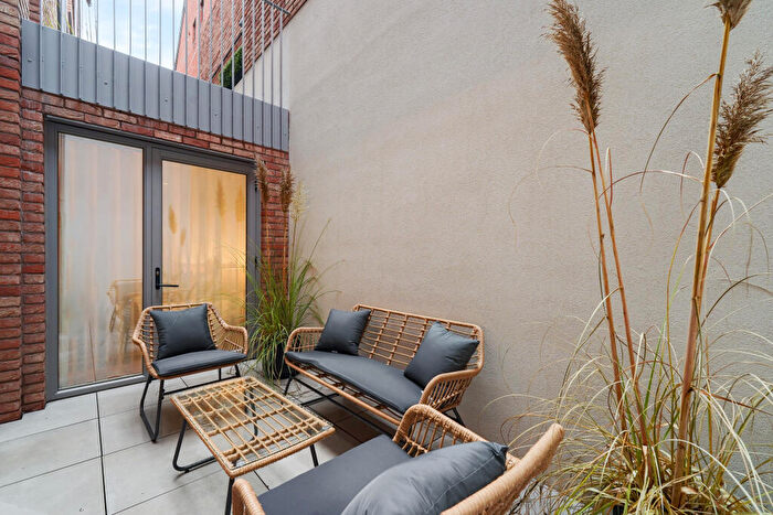 3 Bedroom Mews For Sale In Lamb Mews, London Fields, E8 - Photo 11