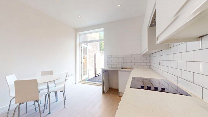 2 Bedroom Flat To Rent In Church Street, Enfield, Greater London, EN2