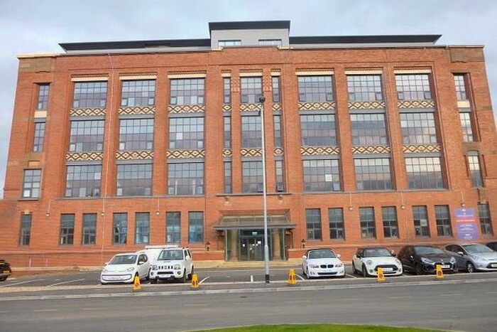 2 Bedroom Flat To Rent In Inverlair Avenue, Glasgow, Sputh Side Two Bedroom Flat, G43