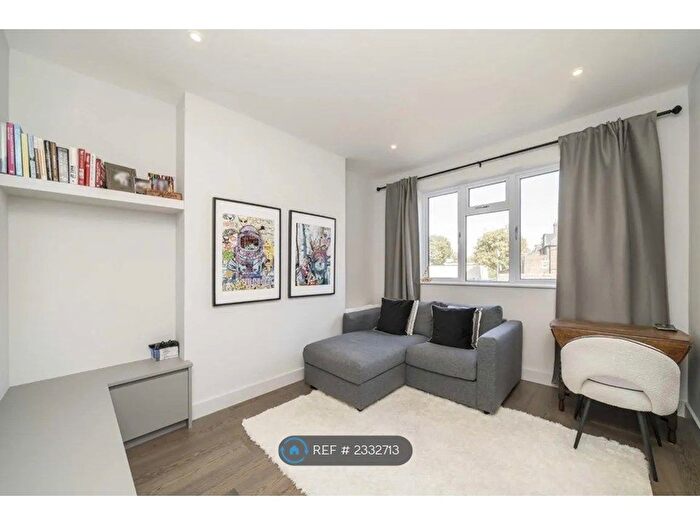 1 Bedroom Flat To Rent In Waldemar Avenue, London, SW6