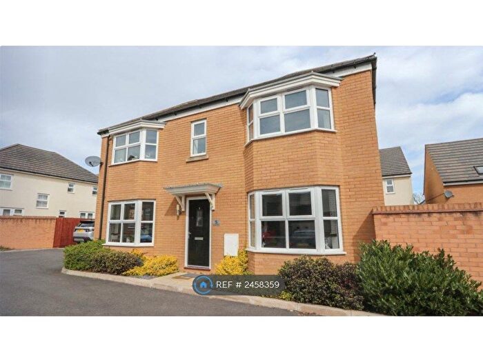 3 Bedroom Detached House To Rent In Broad Croft, Patchway, Bristol, BS34