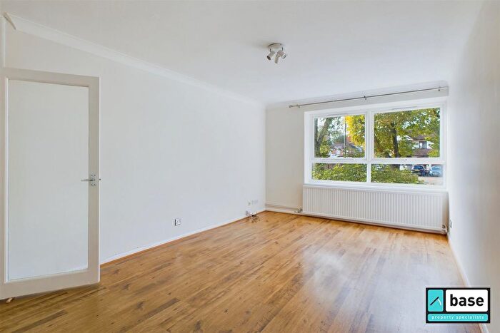 1 Bedroom Flat To Rent In Heathdene, Chase Side, Southgate, N14