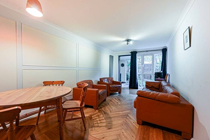 2 Bedroom Flat For Sale In Sun Road, West Kensington, London, W14