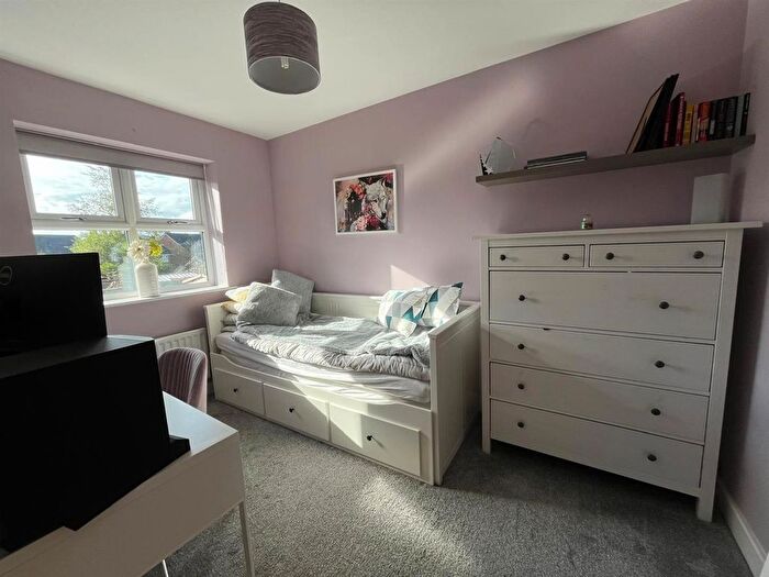 2 Bedroom Semi-Detached House For Sale In Hart Mill Close, Mossley, Ashton-Under-Lyne, OL5