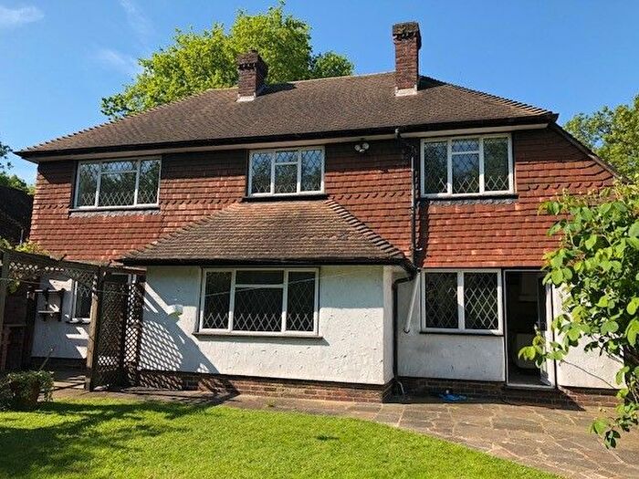 3 Bedroom Detached House To Rent In Hastings Road, Bromley, BR2