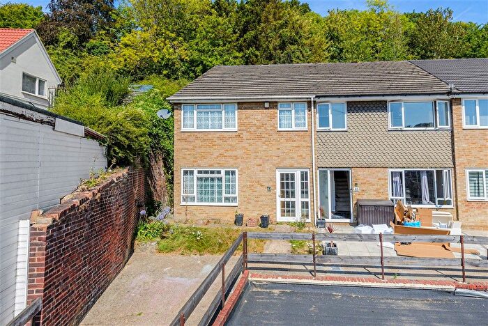 3 Bedroom End Of Terrace House For Sale In Princes Avenue, Walderslade, Chatham, Kent, ME5
