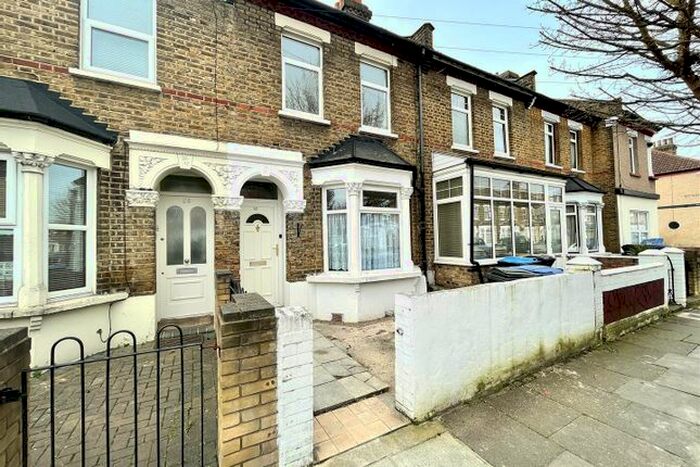 4 Bedroom Property To Rent In Grosvenor Road, Edmonton, N9