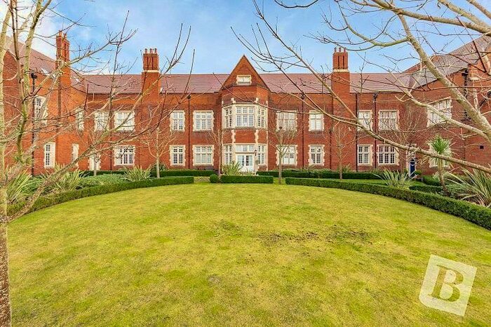 2 Bedroom Flat To Rent In Pope Court, The Galleries, Brentwood, CM14