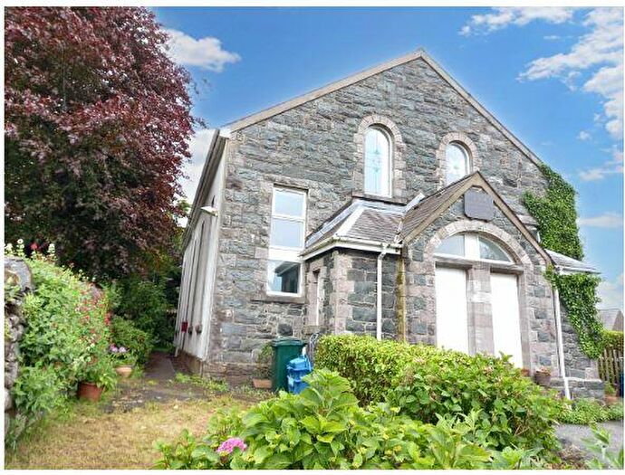 3 Bedroom Character Property For Sale In Rachub, LL57