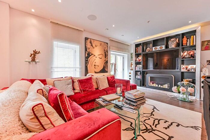 3 Bedroom Flat For Sale In Marconi House, The Strand, London, WC2R