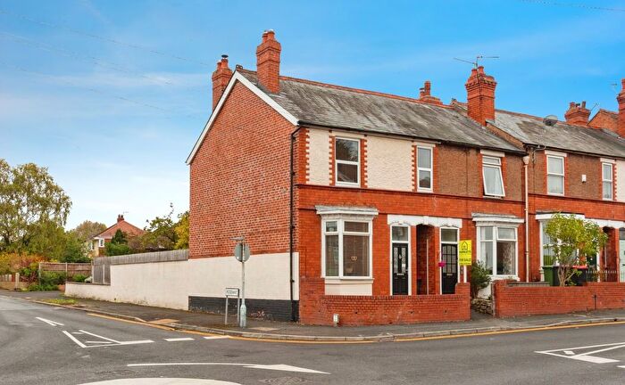 4 Bedroom End Terrace House For Sale In Wrekin Road, Telford, Shropshire, TF1