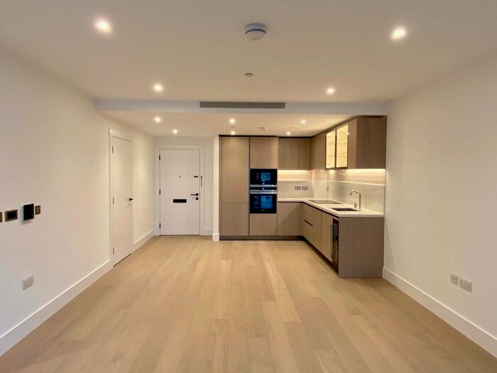 2 Bedroom Flat To Rent In Palmer Road, Battersea Park, London, SW11