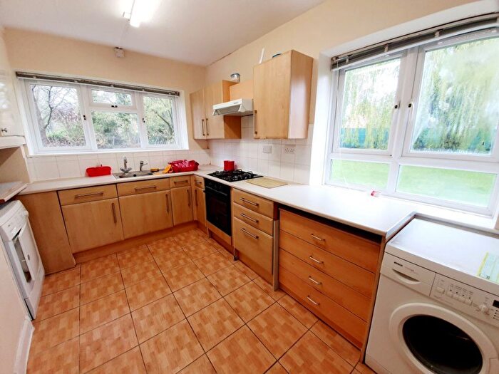 2 Bedroom Flat To Rent In Old Ruislip Road, Northolt, UB5