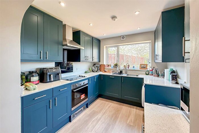 4 Bedroom Detached House For Sale In Ranleigh Walk, Harpenden, Hertfordshire, AL5