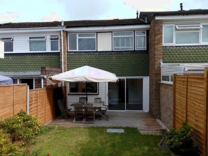 2 Bedroom Terraced House To Rent In Crawley, West Sussex, RH11