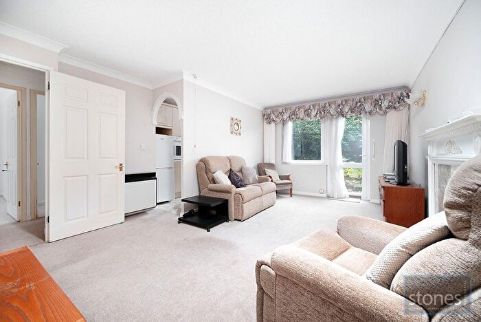 2 Bedroom Flat For Sale In Elstree Road, Bushey Heath, Bushey, Hertfordshire, WD23
