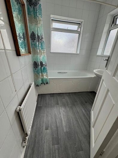 3 Bedroom Semi-Detached House To Rent In North Drive, Hounslow, TW3