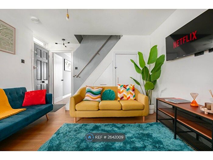 3 Bedroom Semi Detached House To Rent In Farley Place, London, SE25