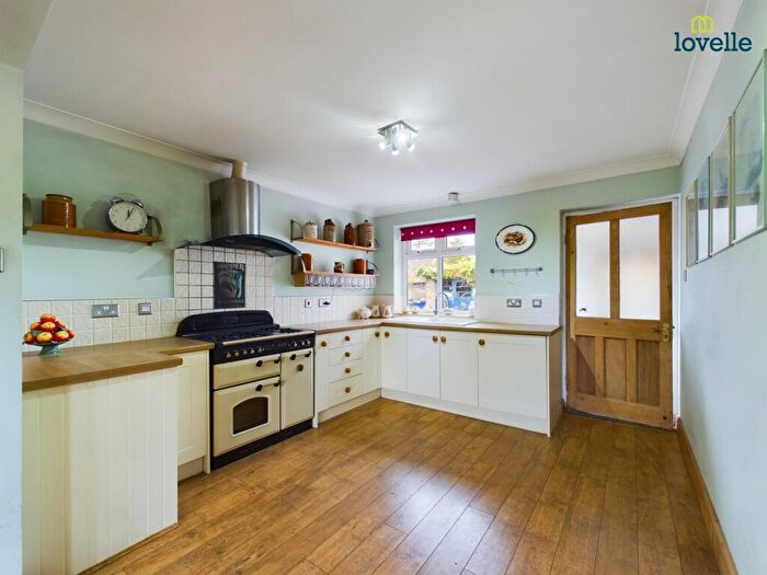 2 Bedroom Detached Bungalow For Sale In Caistor Road, Market Rasen, LN8