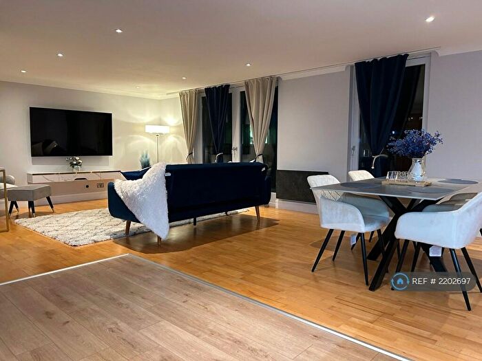 2 Bedroom Flat To Rent In Argyle Street, Glasgow, G2