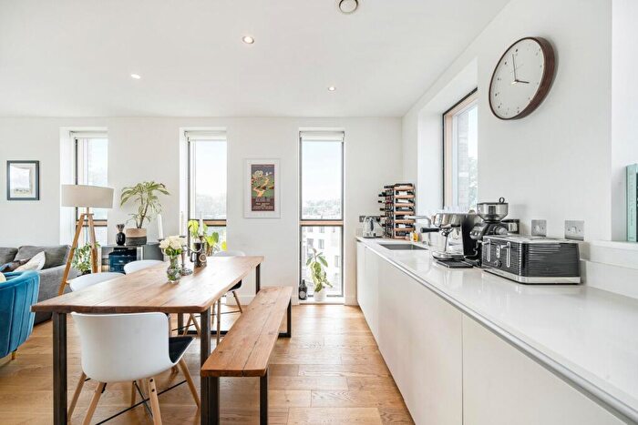 2 Bedroom Flat For Sale In Vicars Road, Kentish Town, London, NW5
