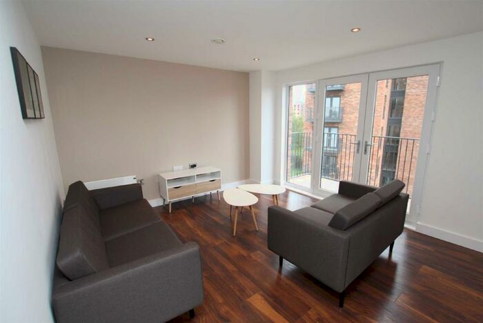 3 Bedroom Apartment To Rent In Wilburn Basin, Ordsall Lane, M5