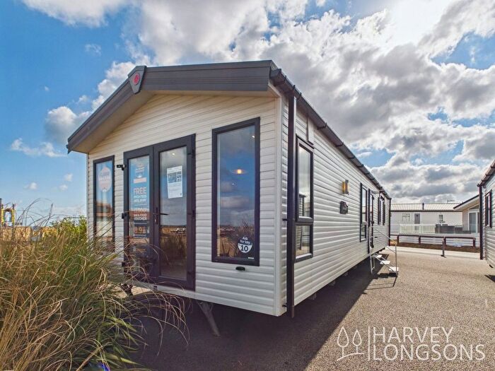 2 Bedroom Park Home For Sale In St. Johns Road, Whitstable, CT5