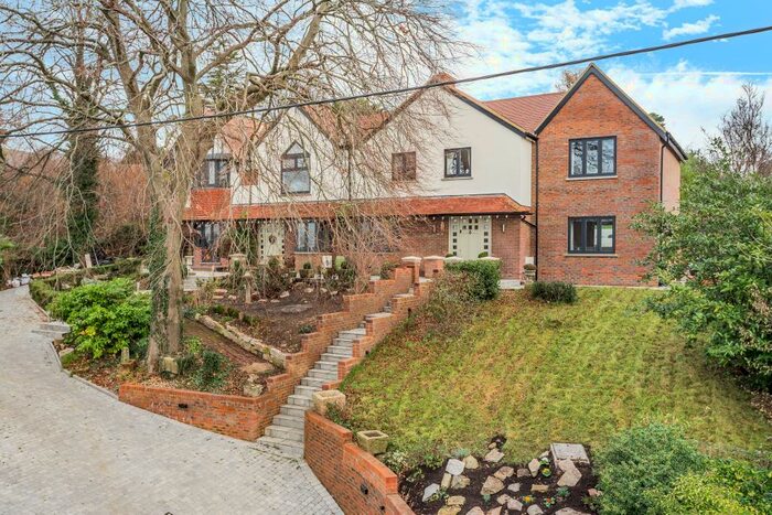 4 Bedroom Semi-Detached House To Rent In Hivings Hill, Chesham, HP5