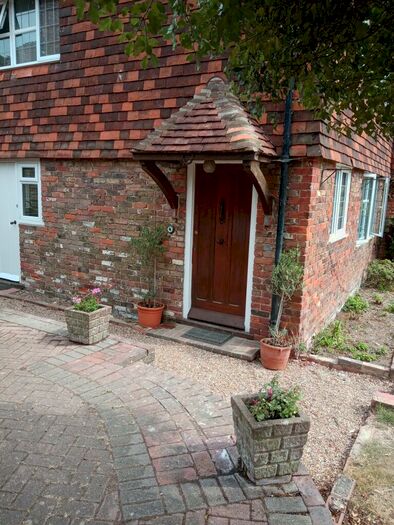 3 Bedroom Semi Detached House To Rent In Deneside, BN20