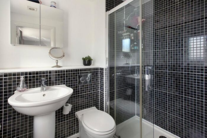 3 Bedroom End Of Terrace House For Sale In Coombe Gardens, First Avenue, Teignmouth, TQ14