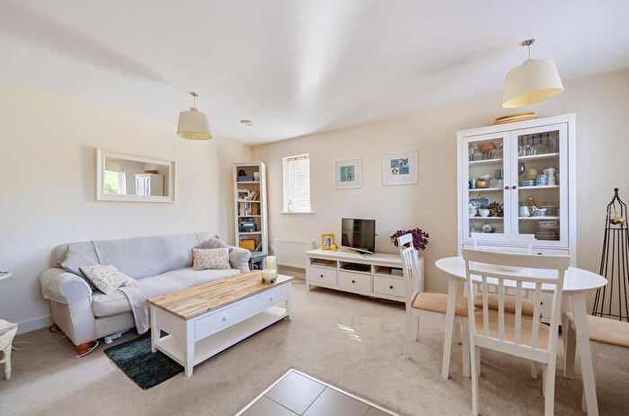 2 Bedroom Apartment For Sale In Elliston Way, Ashtead, Surrey, KT21