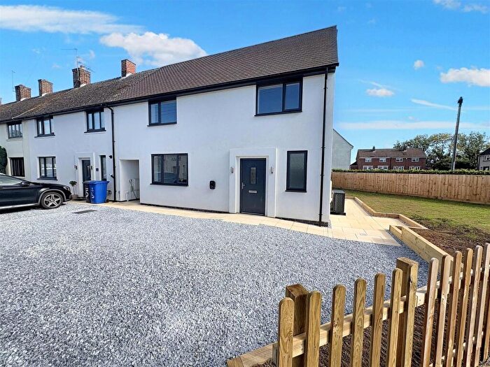 3 Bedroom End Of Terrace House For Sale In Green Road, Brafield On The Green, Northampton, NN7