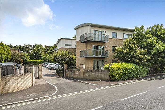 2 Bedroom Flat For Sale In Ashford, Surrey, TW15