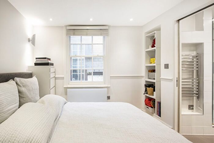 1 Bedroom Flat To Rent In Fouberts Place, Carnaby, W1F