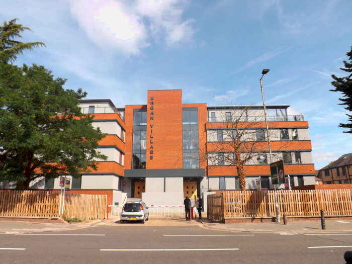 2 Bedroom Ground Flat To Rent In Bromham Road, MK40