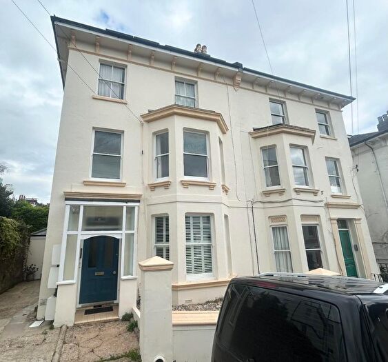 2 Bedroom Flat To Rent In York Villas, Brighton, BN1