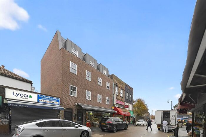 1 Bedroom Flat For Sale In East Street, London, SE17