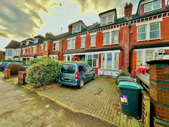 1 Bedroom Flat To Rent In Bounds Green Road, Wood Green, London, N22