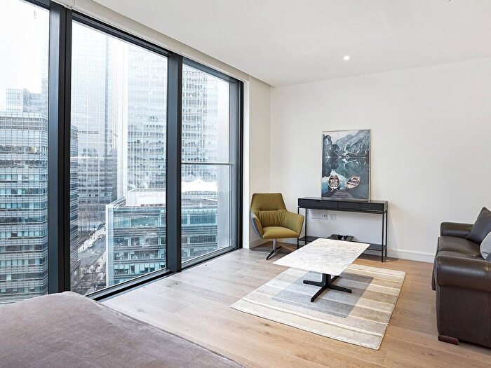 Apartment To Rent In Marsh Wall, South Quay Plaza, E14
